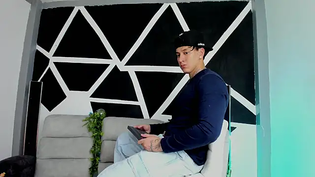 JUSTIN FULLER1 online show from November 8, 2025, 12:03 am