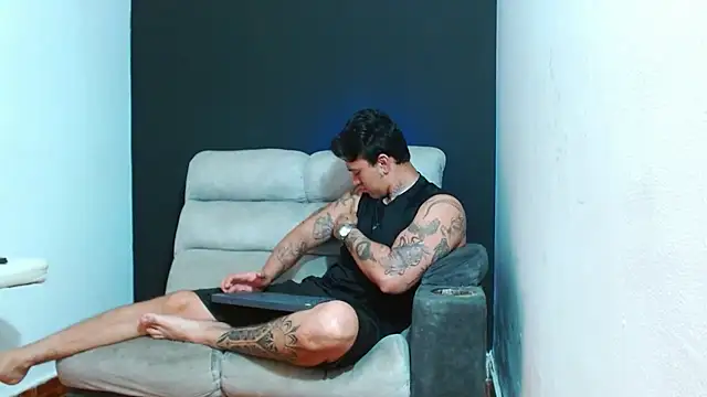 JUSTIN FULLER1 online show from August 4, 2026, 2:43 pm
