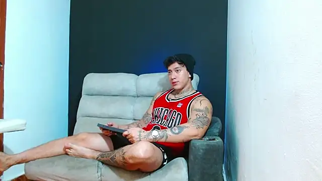 JUSTIN FULLER1 online show from July 24, 2026, 2:35 pm