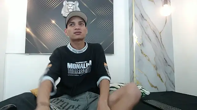 JordanAndAndrew online show from January 14, 2026, 8:23 pm