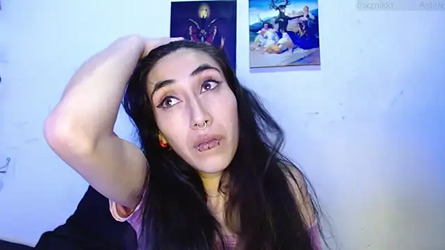 Asterothxznikki online show from March 6, 2025, 6:19 am