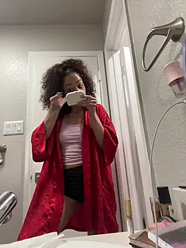 Snapshot of redbonejada chatting on April 2, 2026, 5:41 pm redbonejada online show from April 2, 2026, 5:41 pm