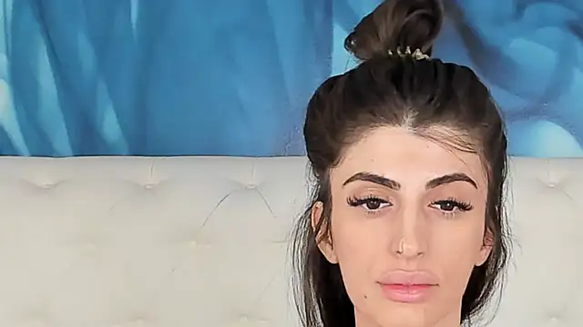 SkinnyDolly online show from September 9, 2025, 2:10 am