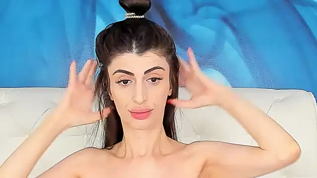 SkinnyDolly online show from February 2, 2026, 10:09 pm