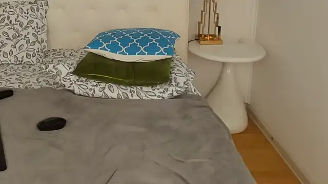 SkinnyDolly online show from March 23, 2025, 12:26 am