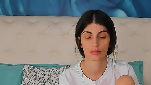 SkinnyDolly online show from July 25, 2026, 4:24 pm