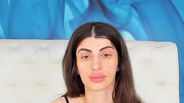 SkinnyDolly online show from June 21, 2026, 3:23 am