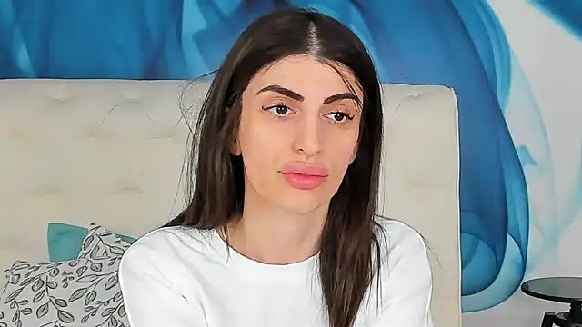 SkinnyDolly online show from April 24, 2026, 3:19 am