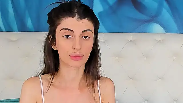SkinnyDolly online show from July 31, 2026, 4:37 pm