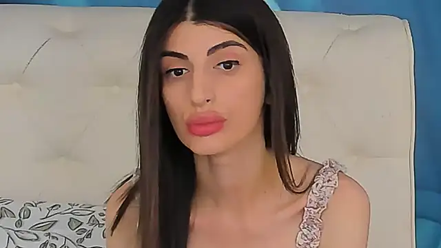 SkinnyDolly online show from June 12, 2026, 3:59 am
