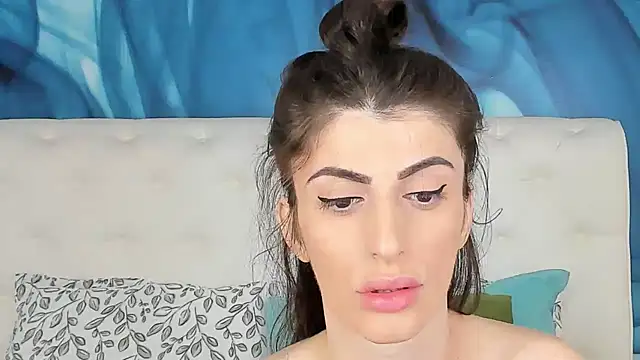 SkinnyDolly online show from October 30, 2025, 3:05 am