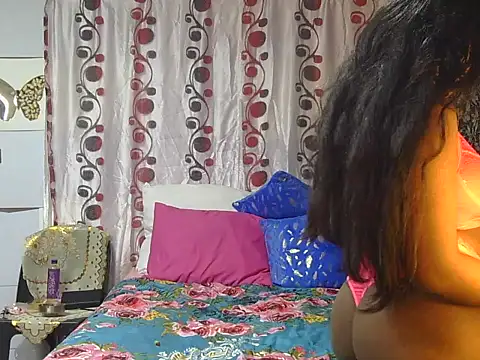 Lilmisskay18 online show from October 29, 2025, 8:13 am