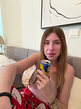 Snapshot of emma05 chatting on February 25, 2026, 6:57 am emma05 online show from February 25, 2026, 6:57 am