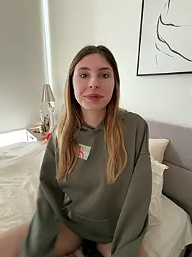 Snapshot of emma05 chatting on March 14, 2026, 8:42 am emma05 online show from March 14, 2026, 8:42 am