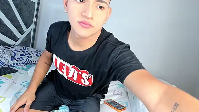 Snapshot of ander_deimond_ chatting on February 25, 2025, 4:25 pm ander deimond online show from February 25, 2025, 4:25 pm