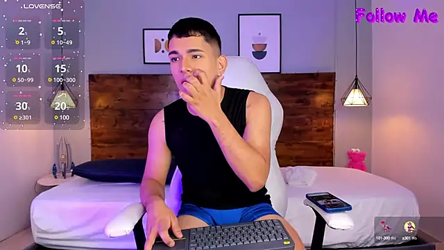 Snapshot of ander_deimond_ chatting on February 10, 2025, 4:25 pm ander deimond online show from February 10, 2025, 4:25 pm