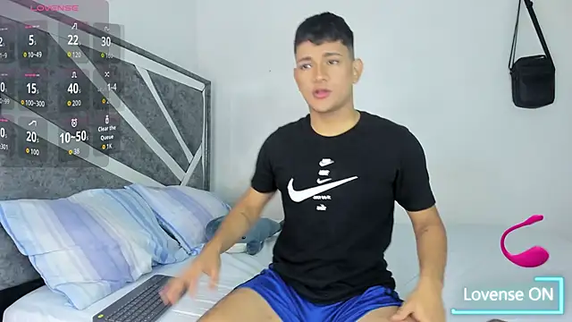 Snapshot of ander_deimond_ chatting on September 29, 2025, 3:06 pm ander deimond online show from September 29, 2025, 3:06 pm