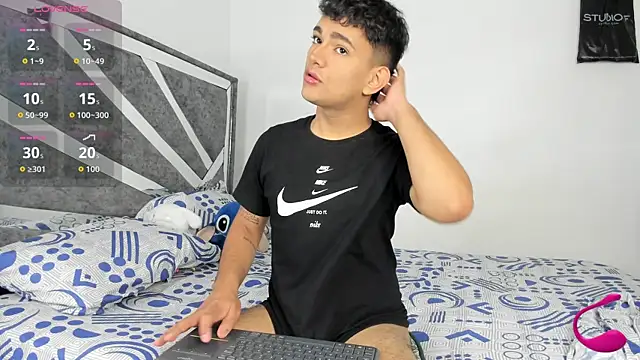 Snapshot of ander_deimond_ chatting on November 5, 2025, 3:26 pm ander deimond online show from November 5, 2025, 3:26 pm