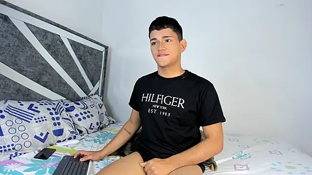 Snapshot of ander_deimond_ chatting on February 21, 2025, 3:10 pm ander deimond online show from February 21, 2025, 3:10 pm