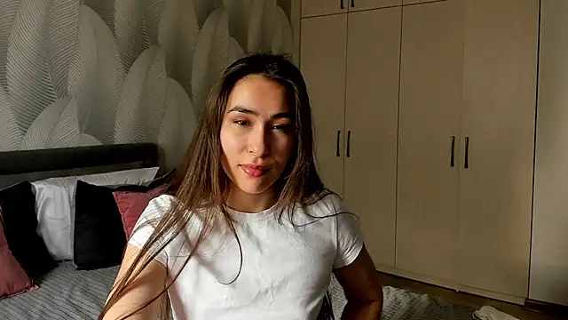 Snapshot of Bambiii_bby chatting on April 20, 2026, 2:14 am Bambiii bby online show from April 20, 2026, 2:14 am