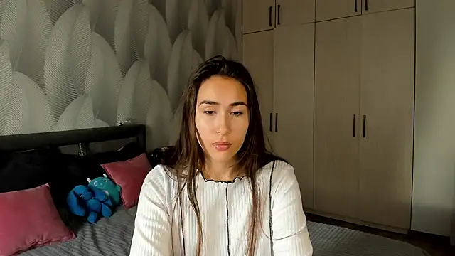 Bambiii bby online show from September 21, 2025, 3:33 am