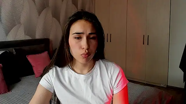 Snapshot of Bambiii_bby chatting on March 24, 2026, 2:11 am Bambiii bby online show from March 24, 2026, 2:11 am