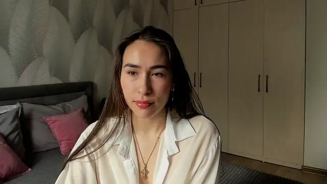 Snapshot of Bambiii_bby chatting on April 1, 2026, 2:24 am Bambiii bby online show from April 1, 2026, 2:24 am