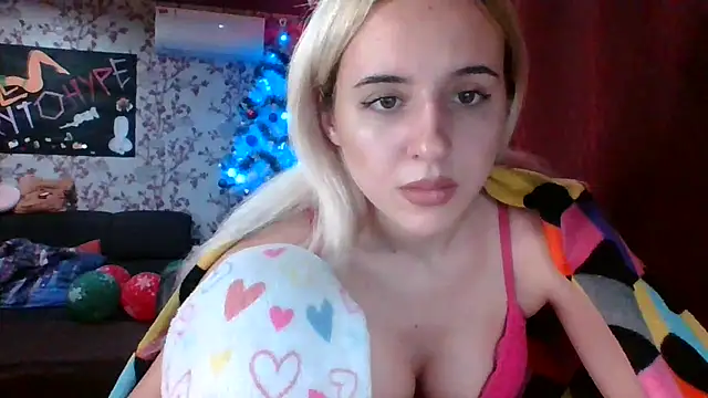 Puregirlaa online show from January 8, 2025, 3:50 pm