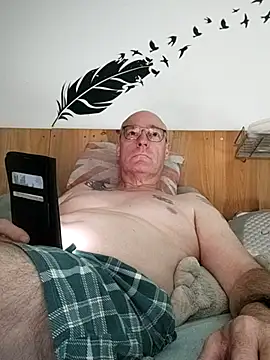 Snapshot of bogland33 chatting on July 19, 2026, 6:48 pm bogland33 online show from July 19, 2026, 6:48 pm