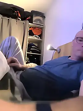 bogland33 online show from October 21, 2025, 7:24 pm