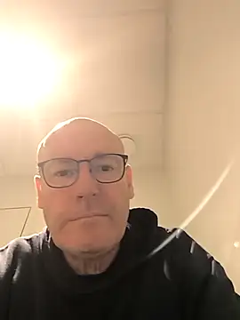 bogland33 online show from November 4, 2025, 4:33 pm