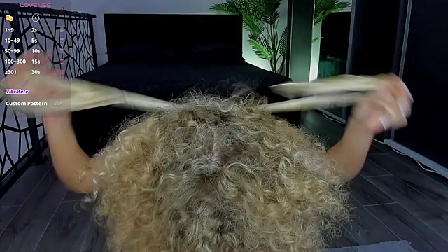 CurlyAnt0 online show from January 14, 2026, 7:34 am