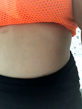 ahross online show from November 4, 2025, 9:24 am