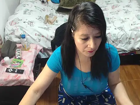 carolina linarez69 online show from November 15, 2025, 11:20 pm