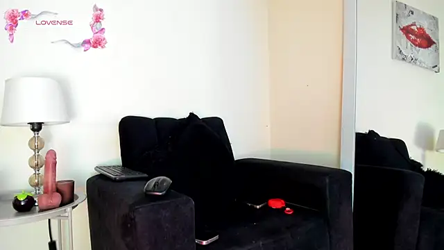 Snapshot of its__angelica_ chatting on August 6, 2026, 10:27 pm its angelica online show from August 6, 2026, 10:27 pm