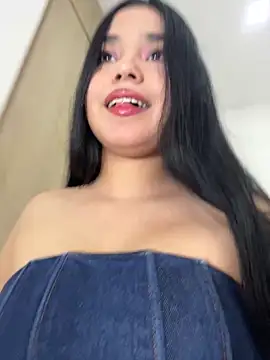 Snapshot of AuroraFiore chatting on March 6, 2026, 5:13 am AuroraFiore online show from March 6, 2026, 5:13 am