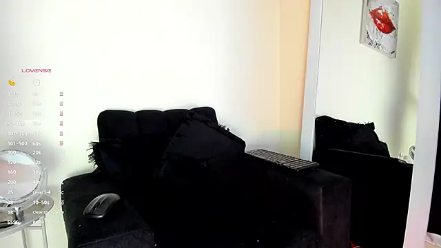 victoria  lace  online show from November 26, 2025, 12:32 am