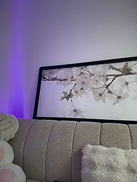 tuckersabrina online show from November 28, 2025, 3:01 pm