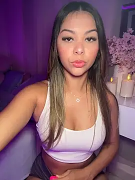 Snapshot of tuckersabrina chatting on April 13, 2026, 12:20 pm tuckersabrina online show from April 13, 2026, 12:20 pm