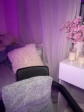 tuckersabrina online show from October 3, 2025, 11:23 am