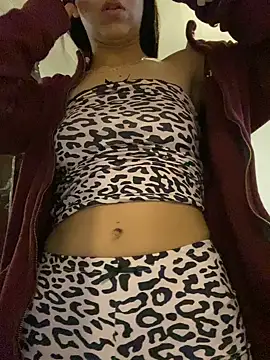 kittyprettybby online show from May 23, 2026, 3:55 pm