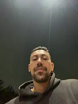 Snapshot of dantedesirexx chatting on August 6, 2026, 1:00 am dantedesirexx online show from August 6, 2026, 1:00 am