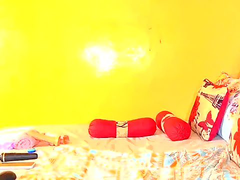 Down to earth girl online show from October 3, 2025, 1:34 pm