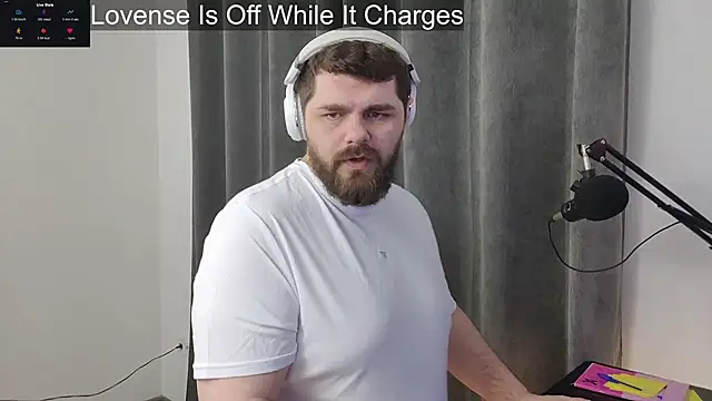 Snapshot of KingMarti chatting on December 14, 2025, 10:32 am KingMarti online show from December 14, 2025, 10:32 am