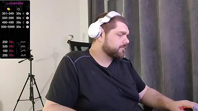 Snapshot of KingMarti chatting on February 1, 2026, 2:10 am KingMarti online show from February 1, 2026, 2:10 am