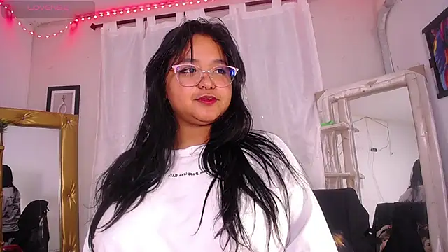 alaia 03 online show from May 7, 2026, 2:16 am