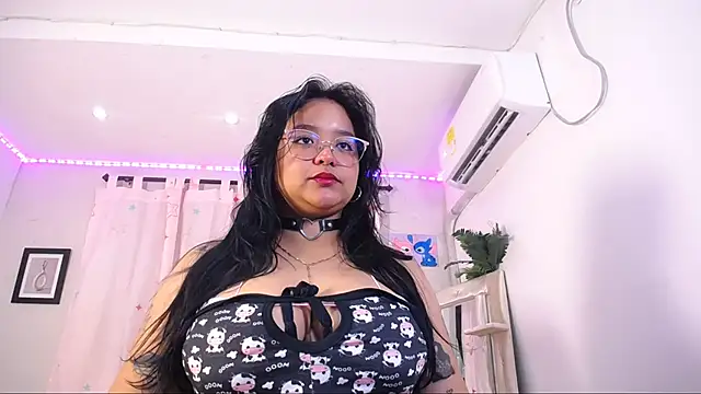 alaia 03 online show from September 24, 2025, 11:17 am