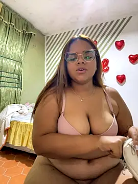 Evabigass online show from November 4, 2025, 1:20 am