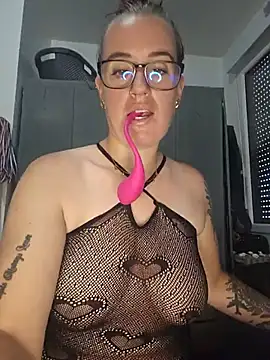 lindsay 33off online show from July 17, 2026, 7:05 am