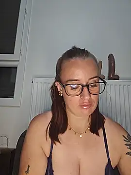 lindsay 33off online show from July 31, 2026, 11:35 pm